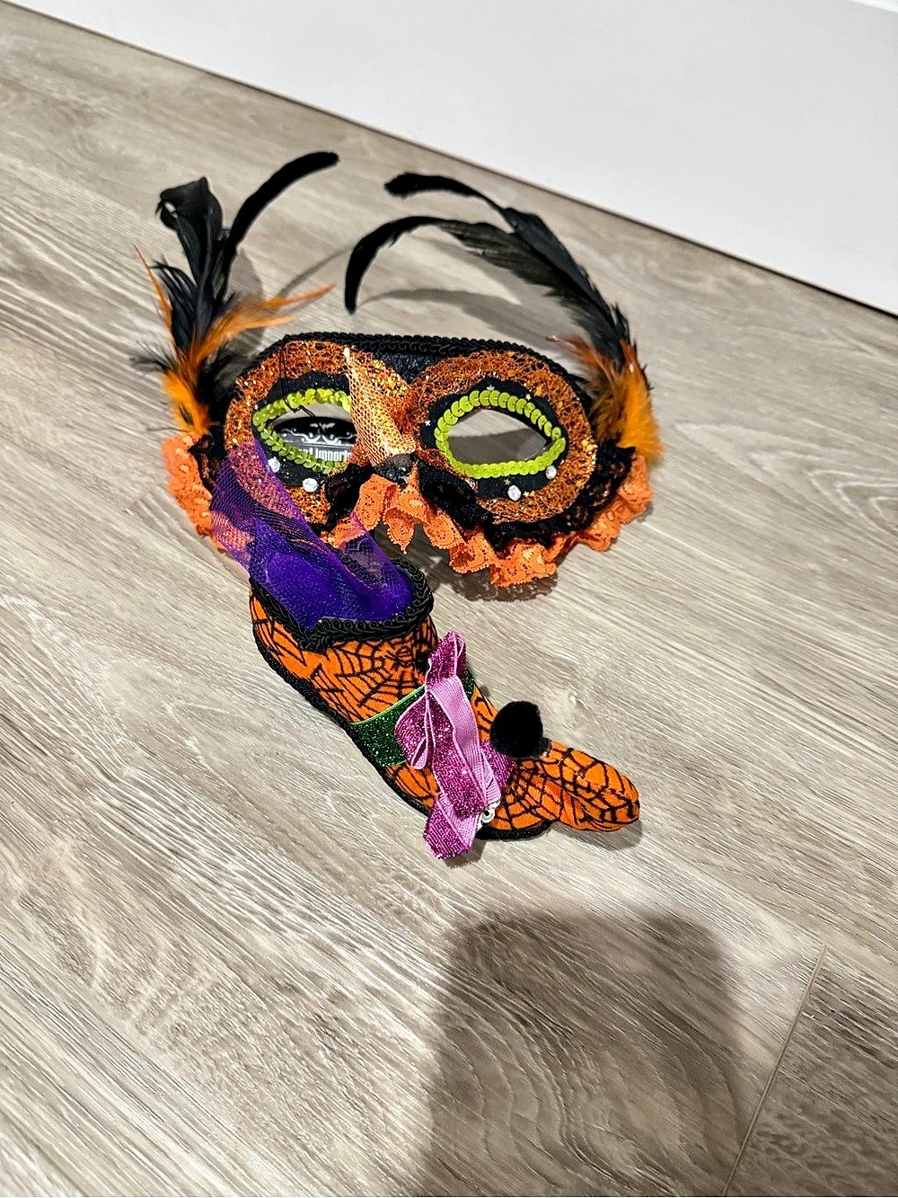 Pier 1 Imports Masquerade Mask in Orange & Black as is